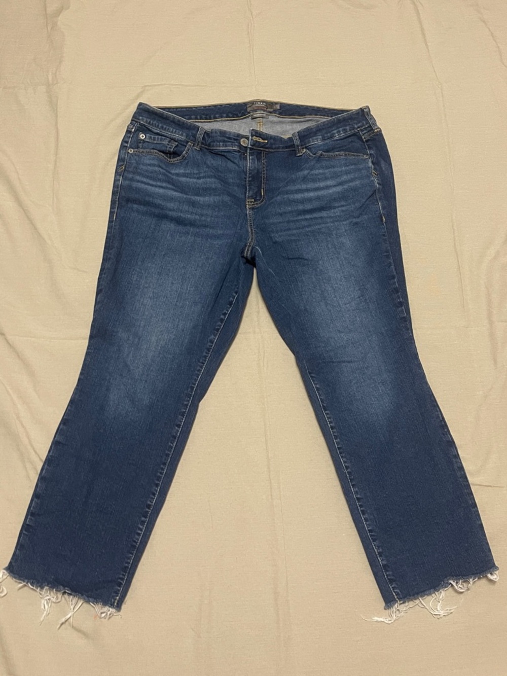 Torrid Crop Boyfriend Jeans Size 18 Vintage Stretch Raw Frayed Hem